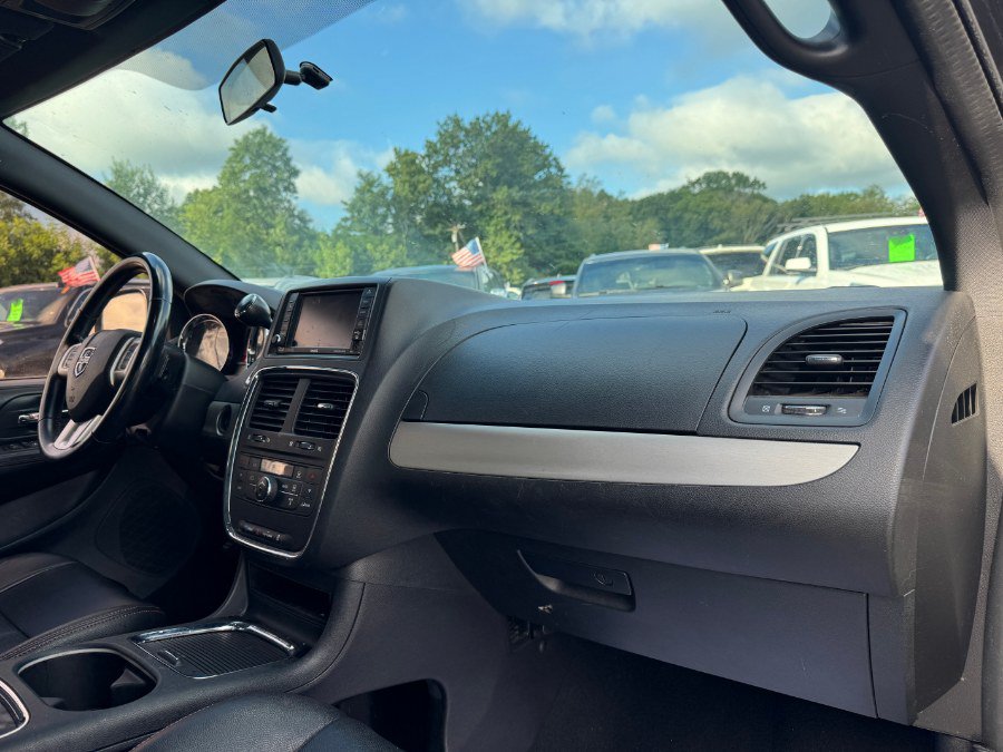 Used 2016 Dodge Grand Caravan R/T FWD image 20