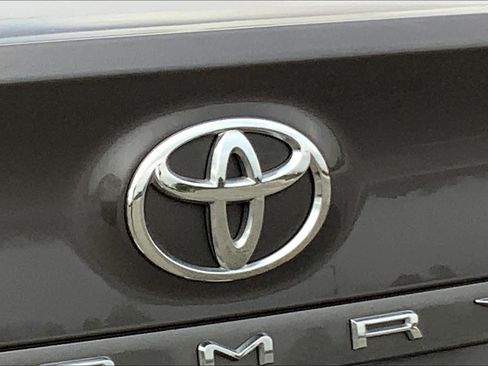 Used 2020 Toyota Camry L FWD image 27