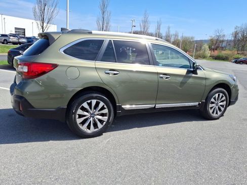 Used 2018 Subaru Outback 2.5i Touring AWD/4WD image 11