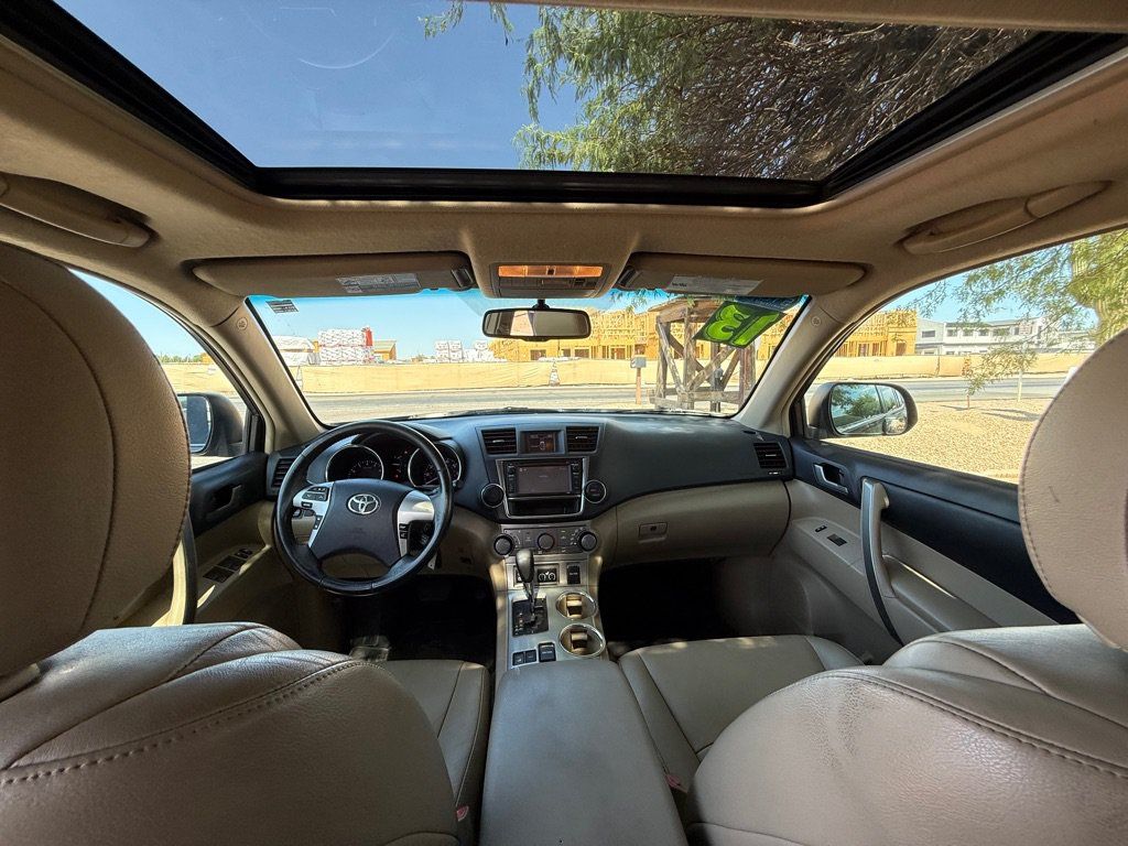 Used 2013 Toyota Highlander SE AWD/4WD image 17