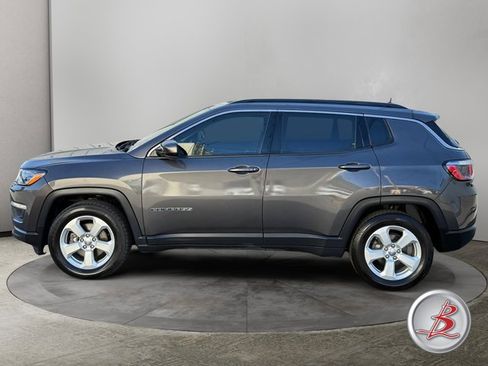 Used 2019 Jeep Compass Latitude w/ Popular Equipment Group FWD image 4