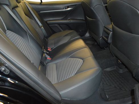 Used 2023 Toyota Camry SE image 12