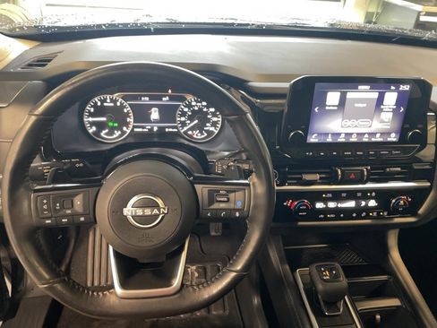 Used 2023 Nissan Pathfinder SL w/ SL Premium Package AWD/4WD image 18