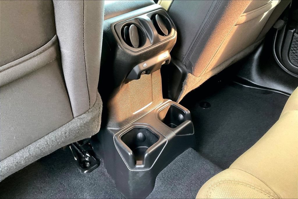 Used 2022 Jeep Wrangler Unlimited Sport AWD/4WD image 11