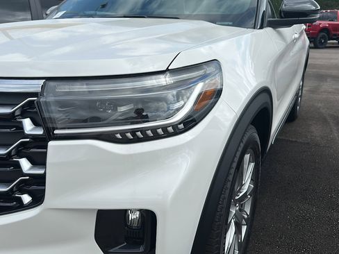 New 2026 Ford Explorer Platinum RWD image 4