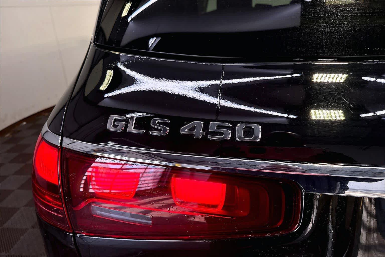 Used 2024 Mercedes-Benz GLS 450 4MATIC image 33