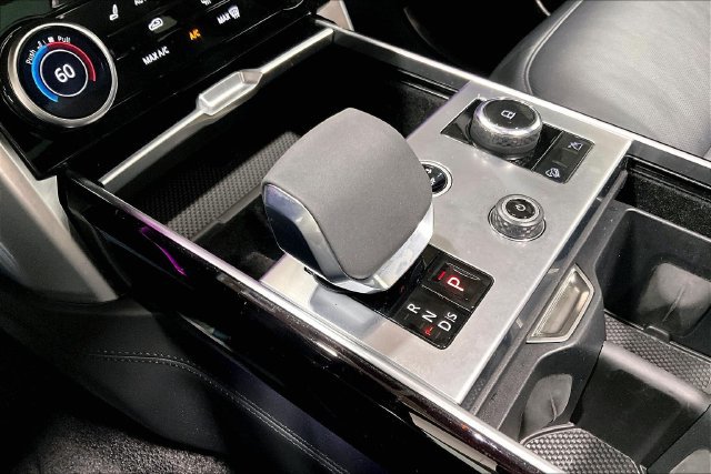 Used 2023 Land Rover Range Rover Autobiography AWD/4WD image 8