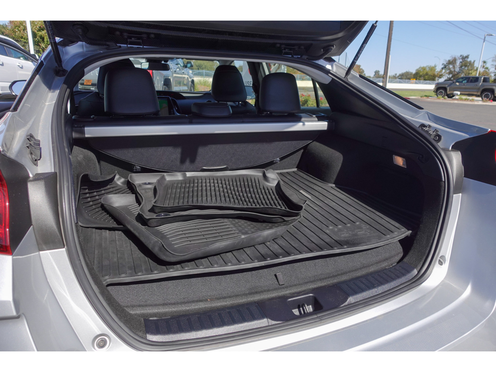 Used 2022 Toyota Prius Prime XLE FWD image 25