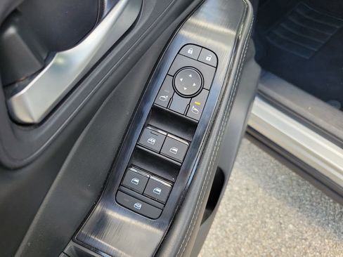 Used 2025 Nissan Rogue SV AWD/4WD image 15