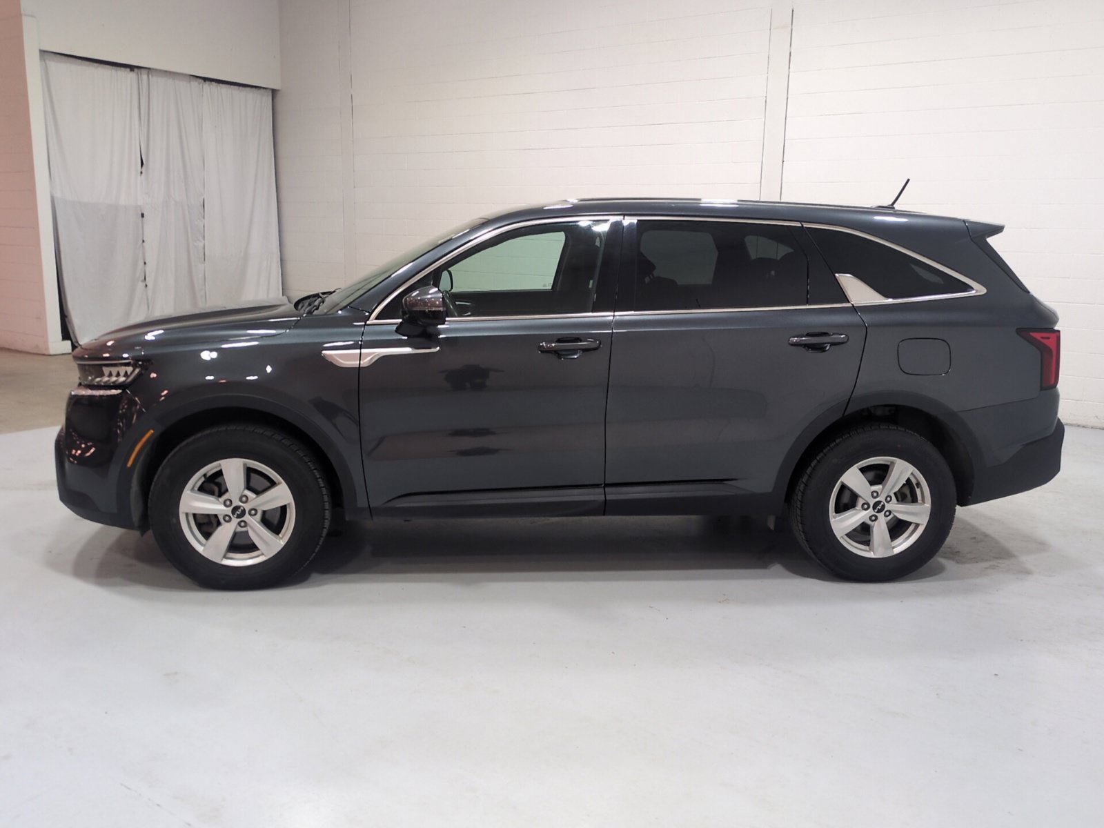 Used 2022 Kia Sorento LX AWD/4WD image 9