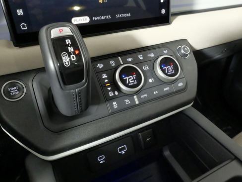 Used 2022 Land Rover Defender 110 SE image 55