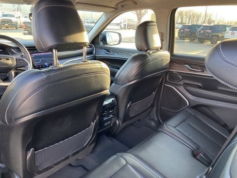 Used 2023 Jeep Grand Cherokee L Limited image 21