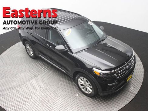Used 2022 Ford Explorer XLT w/ Equipment Group 202A image 3