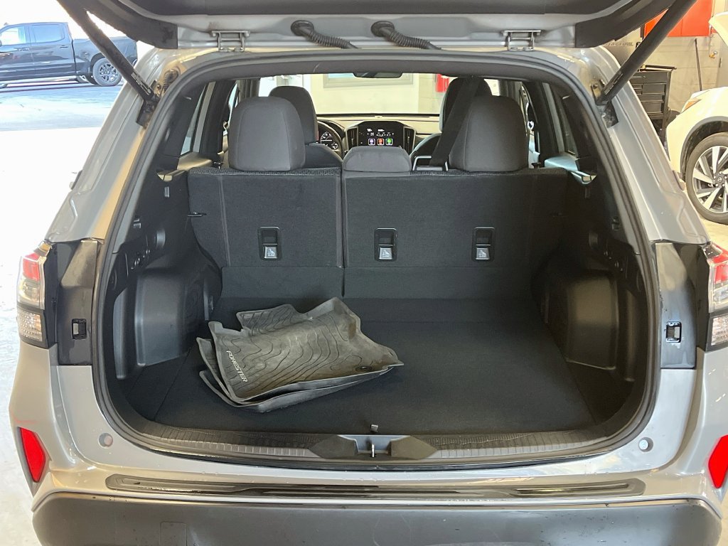 Used 2025 Subaru Forester Premium AWD/4WD image 25
