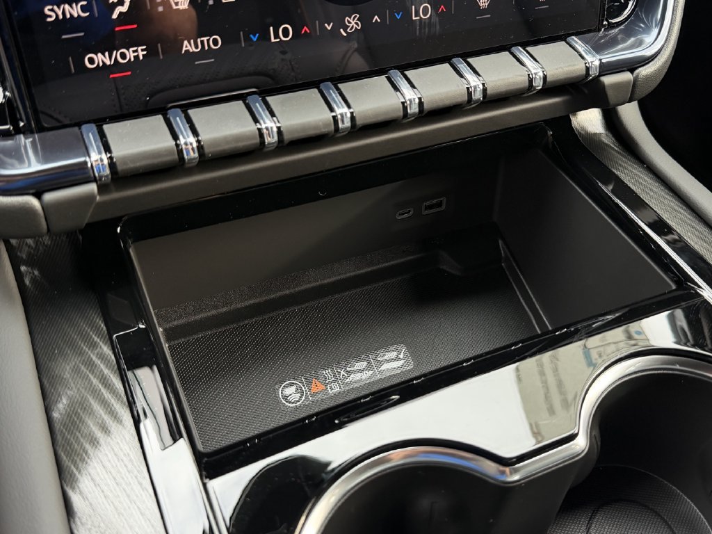 New 2027 GMC Yukon AT4 w/ AT4 Premium Plus Package AWD/4WD image 18