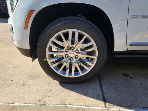 New 2026 GMC Yukon XL Denali w/ Sun & Power Step Package image 63