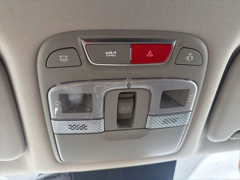 Certified 2024 Kia Telluride S w/ S Sunroof Package image 31