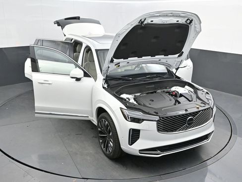 New 2026 Volvo XC90 B6 Ultra w/ Protection Package image 40