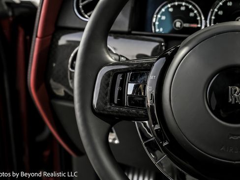 Used 2021 Rolls-Royce Cullinan Black Badge image 34