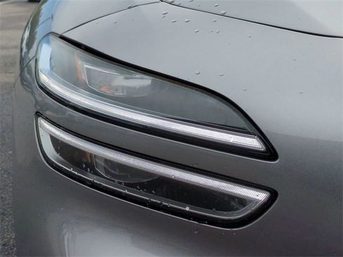 Used 2025 Genesis G70 2.5T w/ Sport Prestige Package image 9