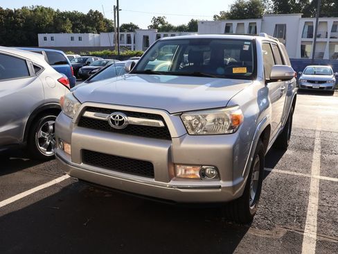 Used 2013 Toyota 4Runner SR5 AWD/4WD image 3