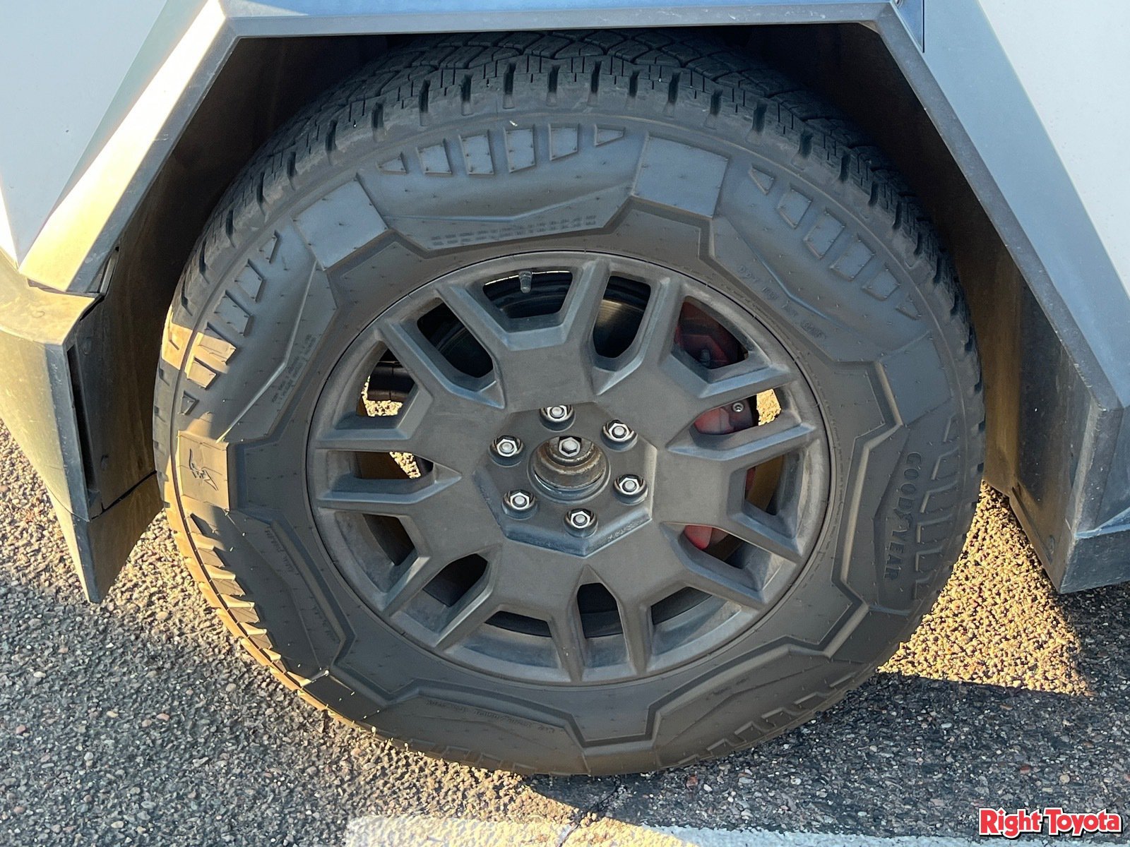 Used 2024 Tesla Cybertruck AWD Crew Cab image 8
