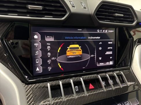 Used 2020 Lamborghini Urus image 35