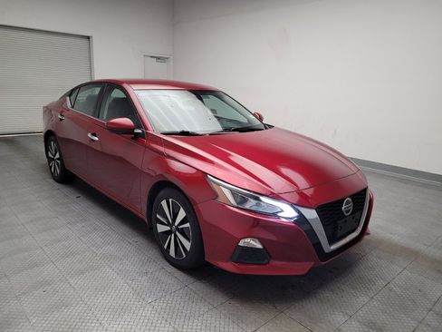 Used 2022 Nissan Altima 2.5 SV FWD image 13