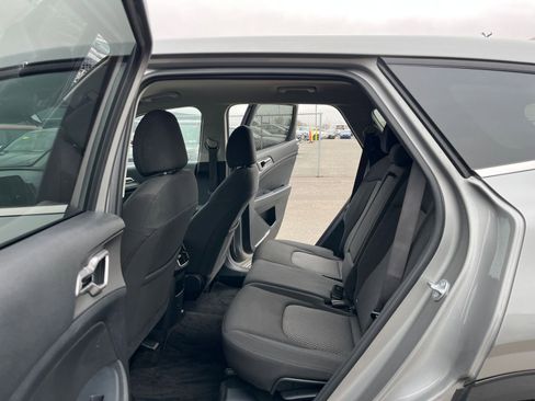 Used 2025 Kia Sportage LX image 24