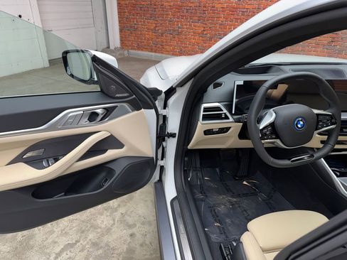 New 2026 BMW i4 xDrive40i image 10