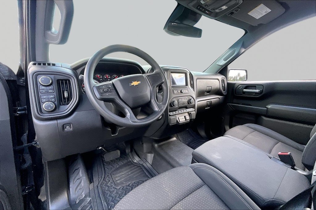 Used 2025 Chevrolet Silverado 1500 W/T w/ WT Safety Package AWD/4WD image 5
