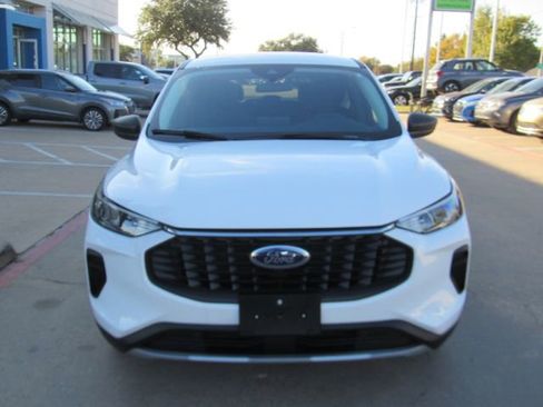 Used 2023 Ford Escape Active image 2