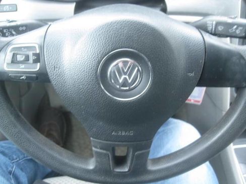 Used 2015 Volkswagen Passat 1.8T S image 17