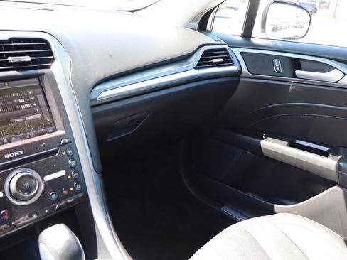 Used 2016 Ford Fusion Titanium FWD image 23