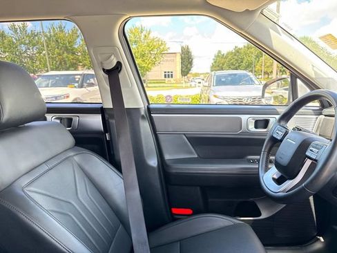 Used 2025 Hyundai Santa Fe SEL FWD image 13
