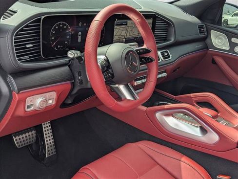 New 2026 Mercedes-Benz GLS 580 4MATIC image 3