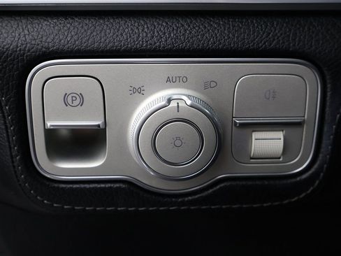 Used 2024 Mercedes-Benz GLE 450 4MATIC image 46