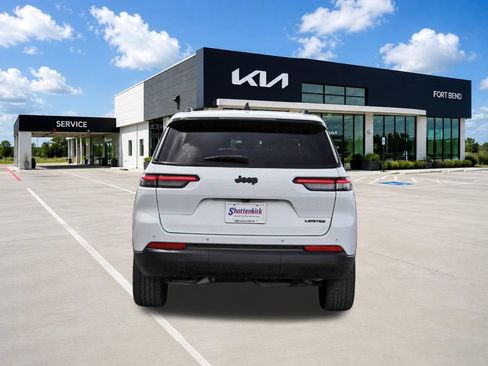 Used 2024 Jeep Grand Cherokee L Limited w/ Black Appearance Package RWD image 6