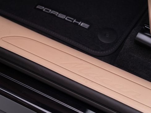 Certified 2026 Porsche Macan AWD/4WD image 14