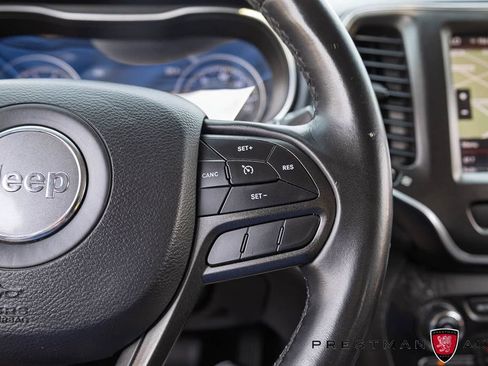 Used 2019 Jeep Cherokee Trailhawk w/ Comfort/Convenience Group AWD/4WD image 25