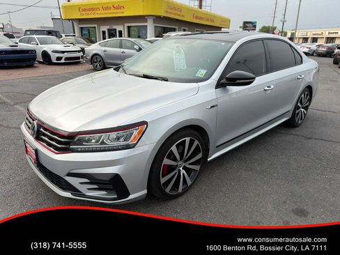 Used 2018 Volkswagen Passat GT FWD image 1