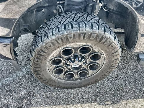Used 2023 Ford F250 Lariat w/ Lariat Ultimate Package AWD/4WD image 2