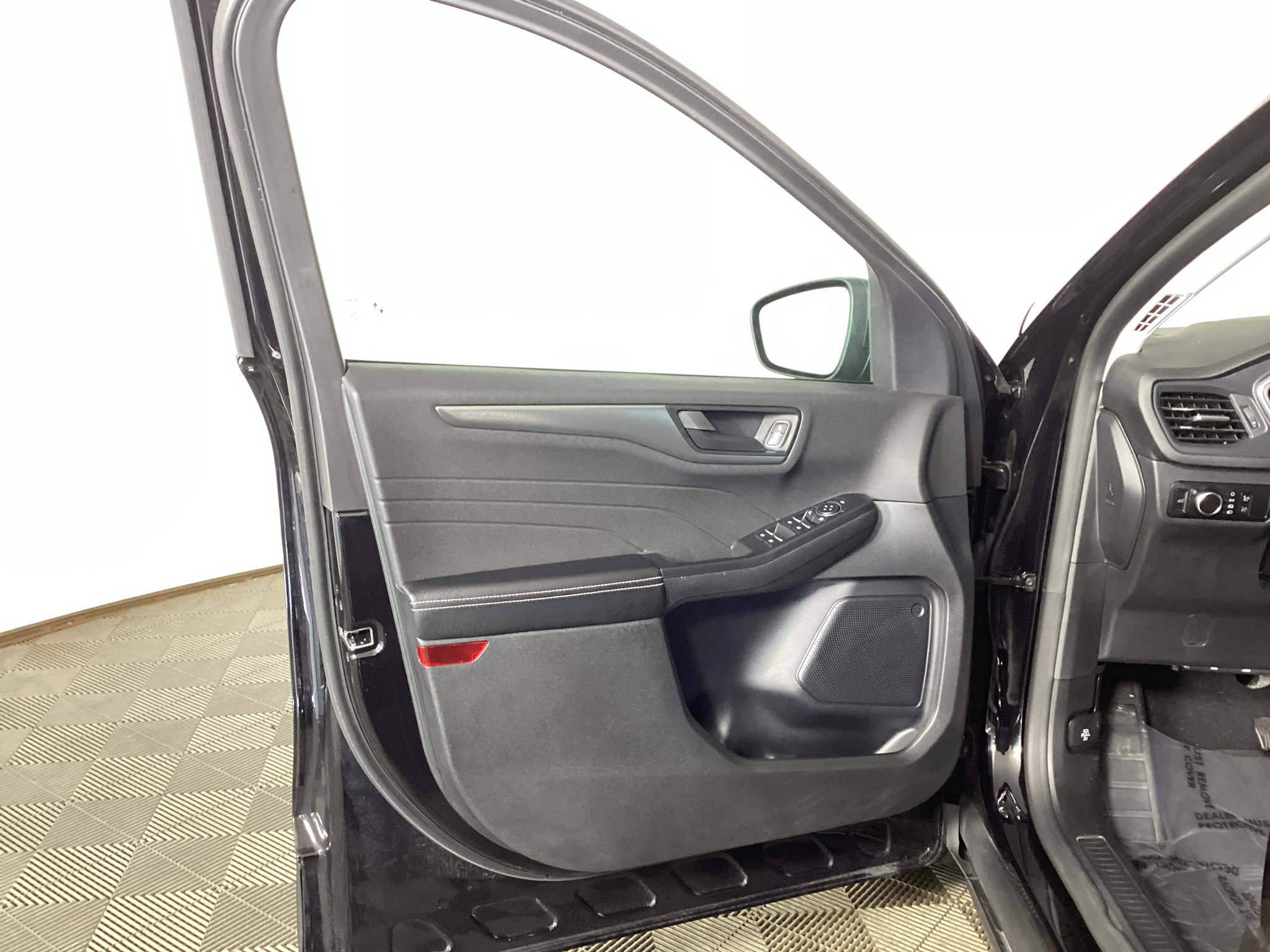 Certified 2023 Ford Escape Active w/ Cold Weather Package FWD image 14
