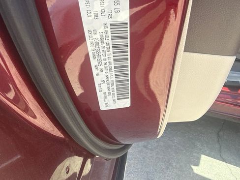 Used 2017 Chrysler Pacifica Touring-L Plus FWD image 12