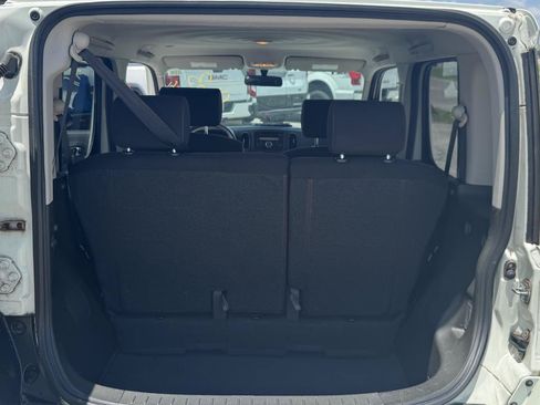 Used 2010 Nissan Cube 1.8 S w/ Interior Designer Pkg FWD image 9