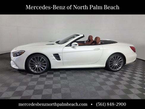 Used 2018 Mercedes-Benz SL 550 image 3