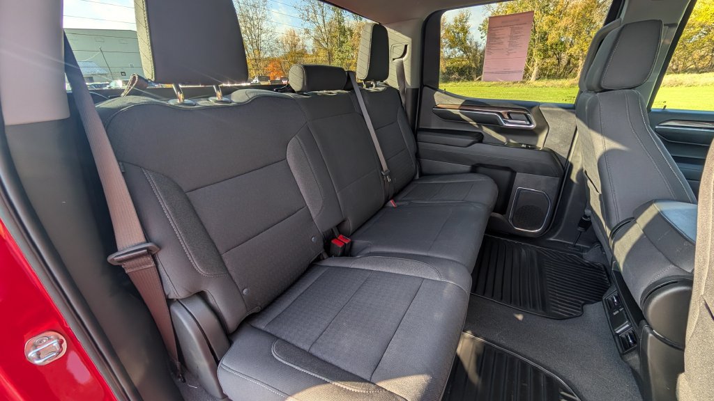 Used 2024 Chevrolet Silverado 1500 LT AWD/4WD image 18