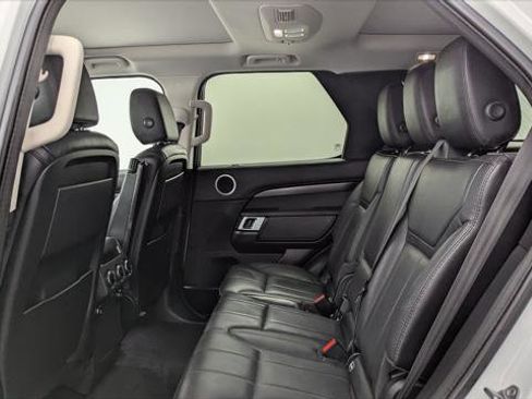 Used 2019 Land Rover Discovery SE AWD/4WD image 17