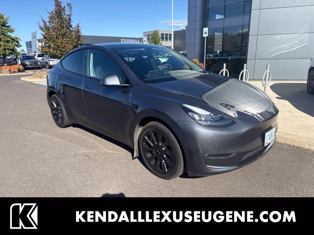 Used 2023 Tesla Model Y Long Range AWD/4WD image 1