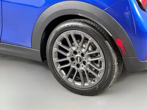 Certified 2025 MINI Cooper 2-Door Hardtop image 30